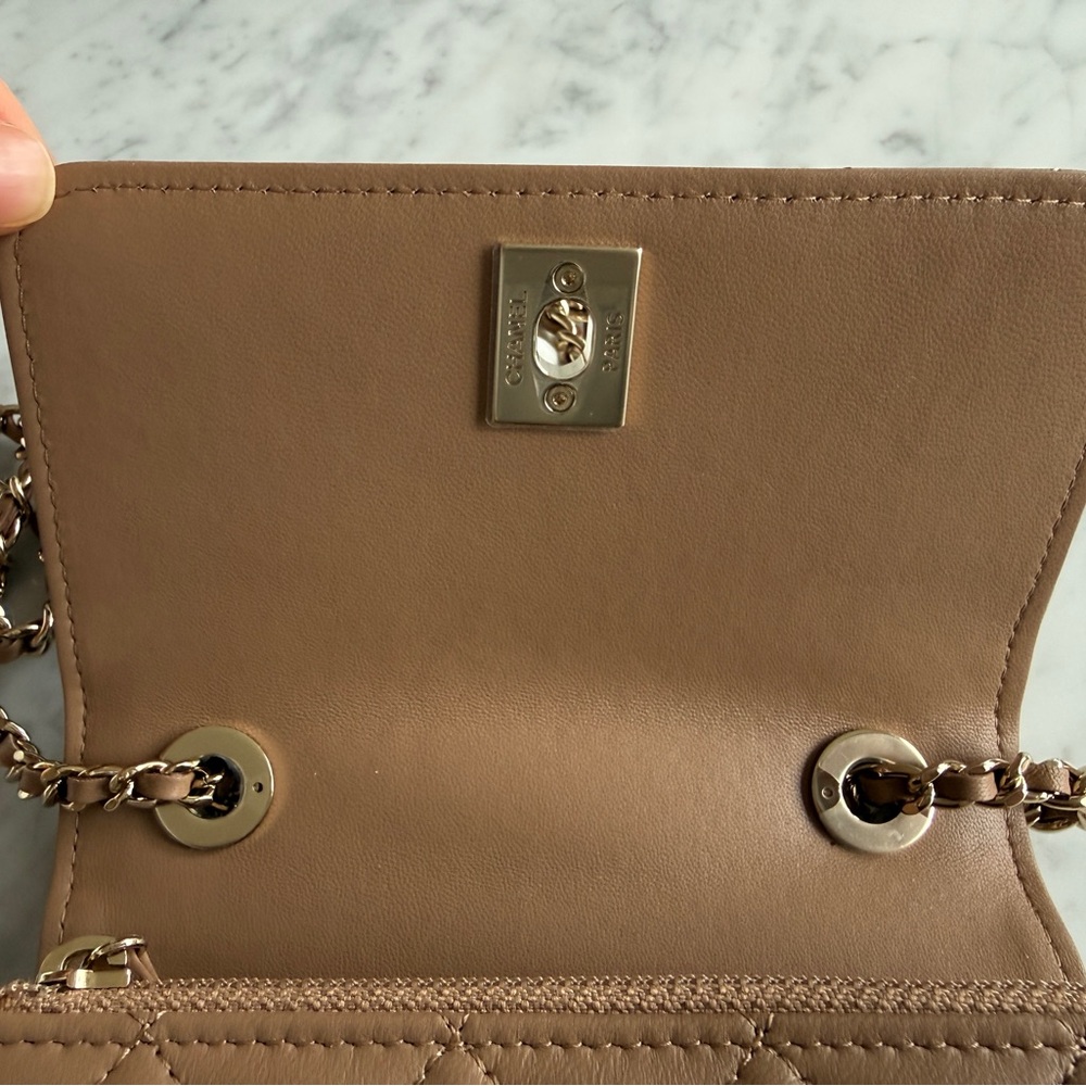 BRAND NEW Chanel Mini Trendy CC Wallet on Chain - Picture 10 of 13